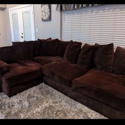 Beautiful Elegant Upscale Luxury Plus Deep Seating Sectional Sofa