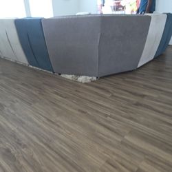 SECTIONAL SOFA 
