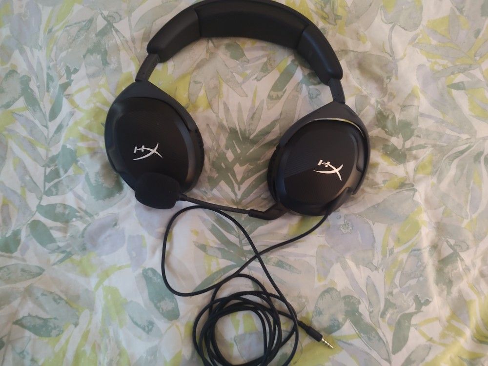 HyperX Cloud Stinger 2 - Gaming Headset Used Like New for sell . I'm close to port St Lucie FL psl