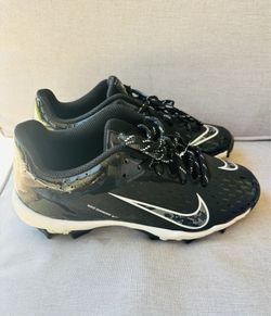 KIDS NIKE SPORTS CLEATS SIZE 3.5