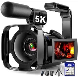 5K Camcorder with Microphone and Accessories