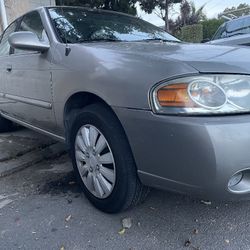 2004 Nissan Sentra Sedan 4D