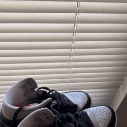 Air Jordan One Mids Size Y5.5