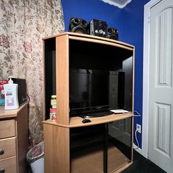 Tv Stand And Tv With Stereo
