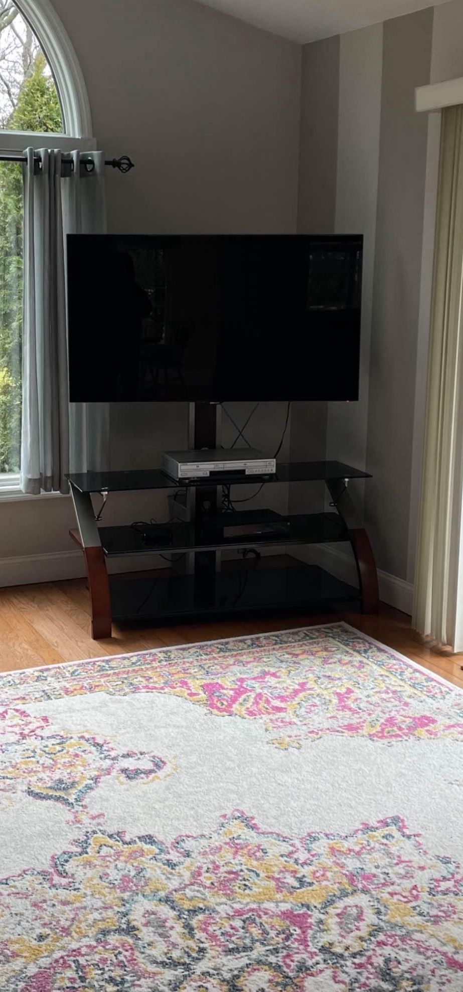 TV Stand/Entertainment Center