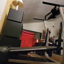 Bowflex TreadClimber TC100 - Excellent Condition - 3-in-1 Home Gym
Cardio