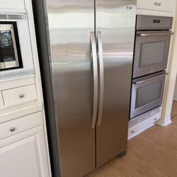 Whirlpool 25 cu. ft. Side-by-Side Refrigerator
