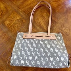 Dooney & Booke tote. Like new!!! 