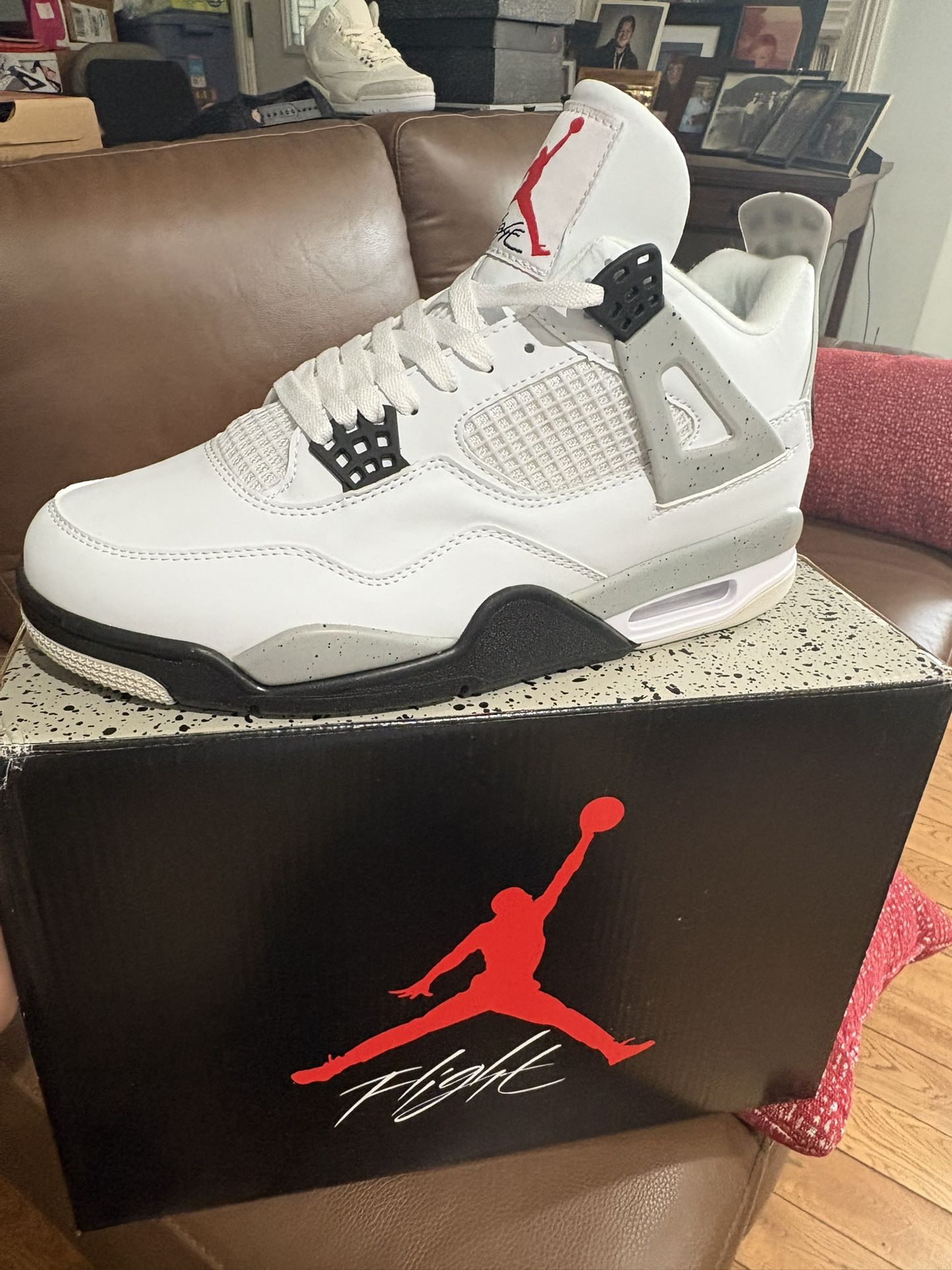 🔥🎁🔥 Jordan Retro “ Cement 4s “ Men Size 10-❄️☃️❄️ 