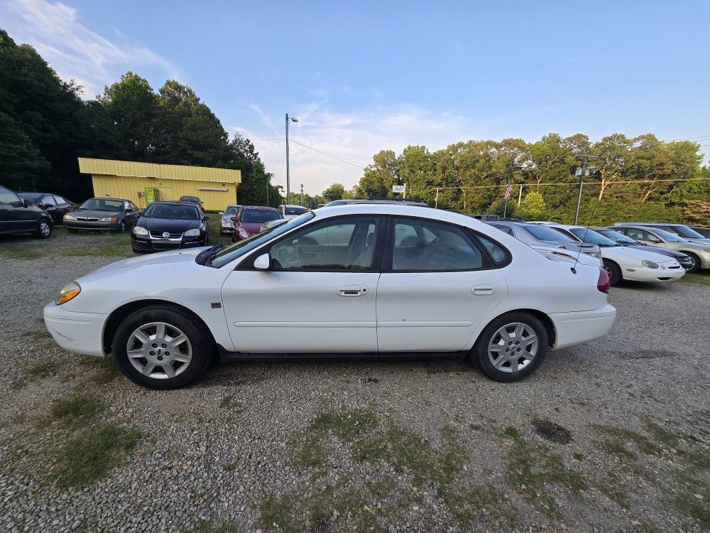 2005 Ford Taurus
