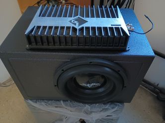 12"Skar Audio EVL/ Rockford fosgate amplifier