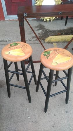 Two margaritas stools