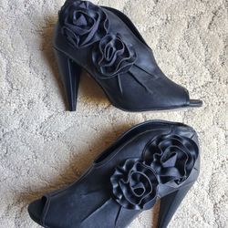 Open toe bootie | Size 7.5 | Black