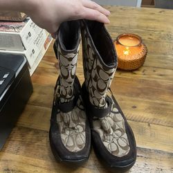 Women’s size 8 UGG boots!