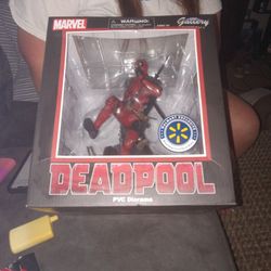 Deadpool Statue 