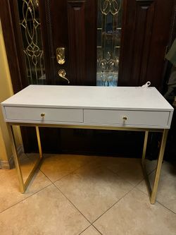 Makeup desk with 2 drawers