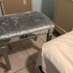 Chair For Vanity 15$