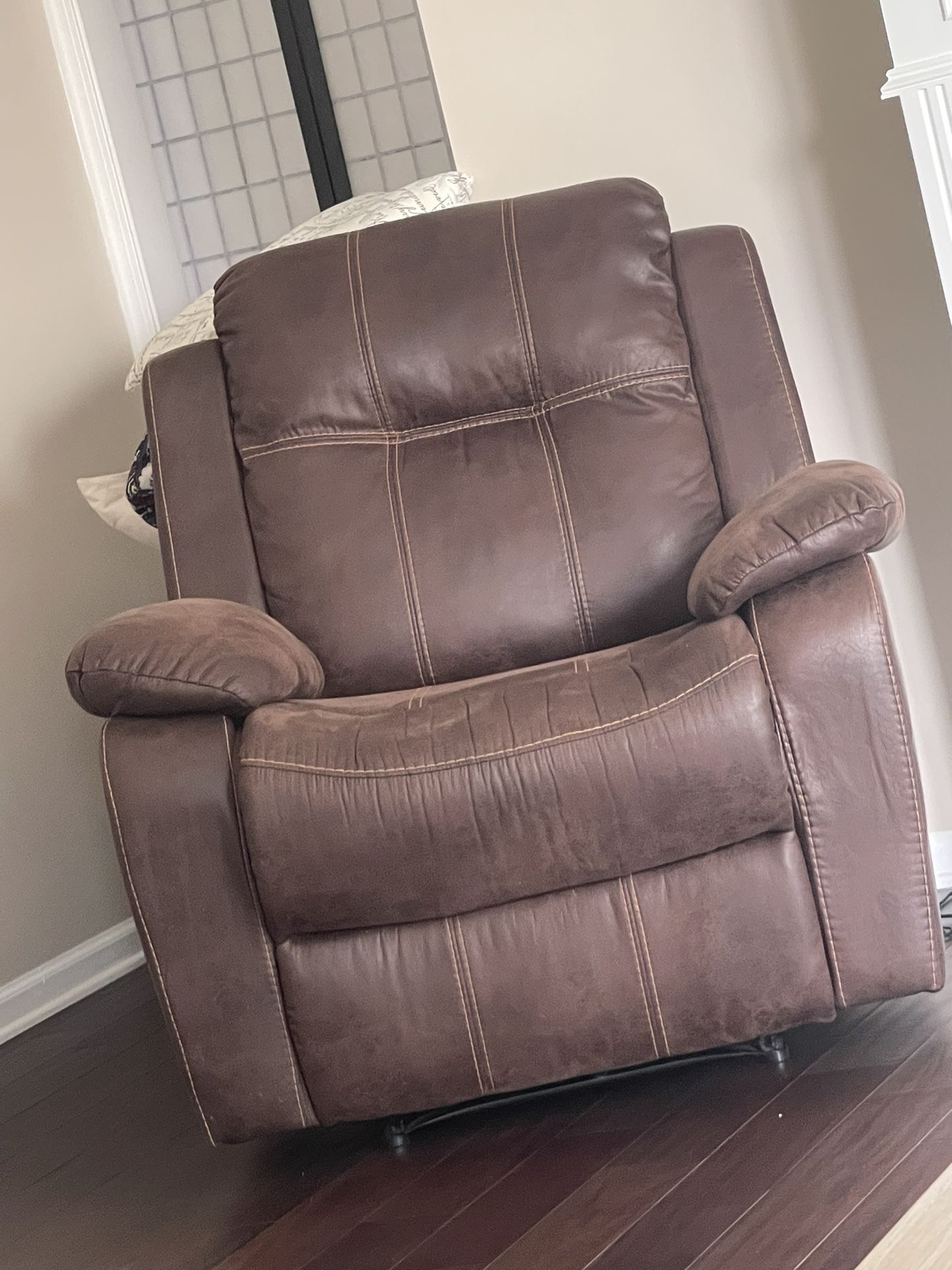 Brown Leather Recliner Like New