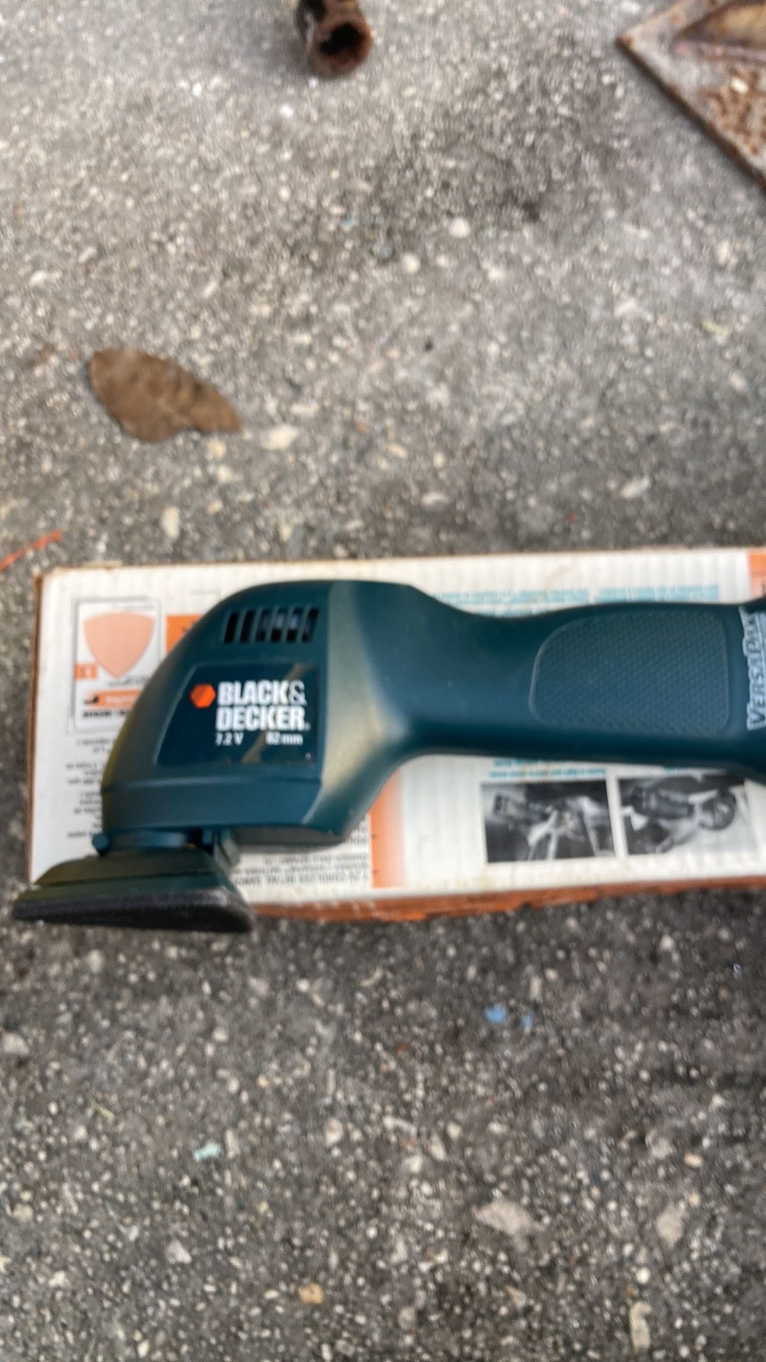 Black & Decker sander missing batteries