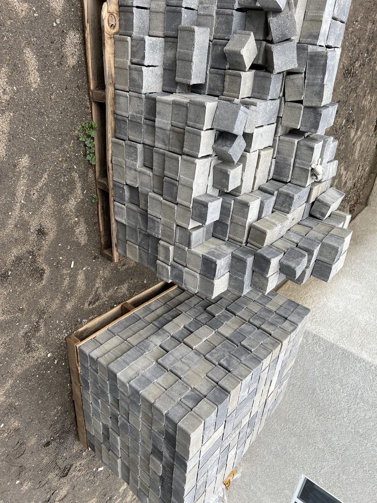 5 Pallets Pavers Left Over for Sale in Los Angeles, CA OfferUp