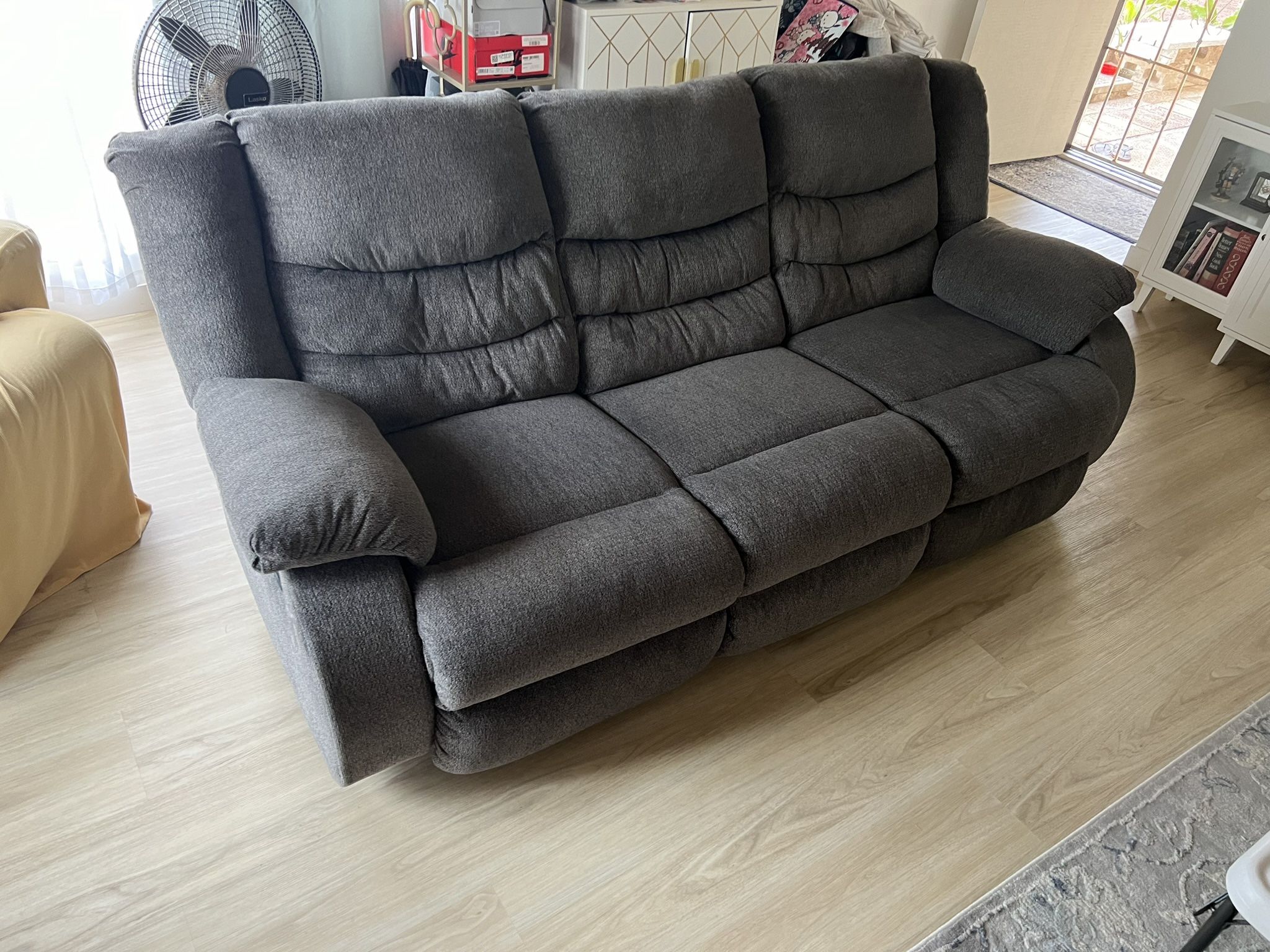 Recliner couch