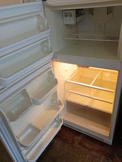 Whirlpool refrigerator apartment size