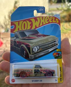 Hot Wheels '67 Chevy C10