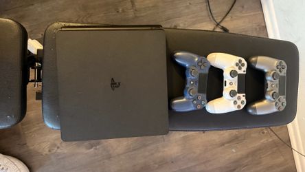 PS4 Slim bundle
