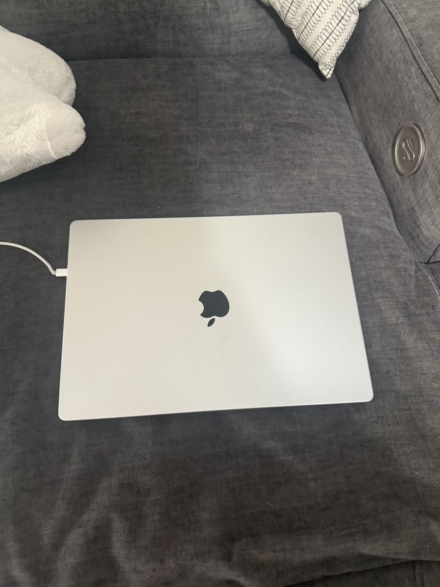 MacBook Pro M3 For Sale