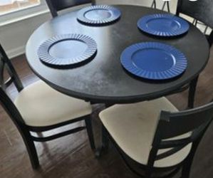 Table 4 chairs