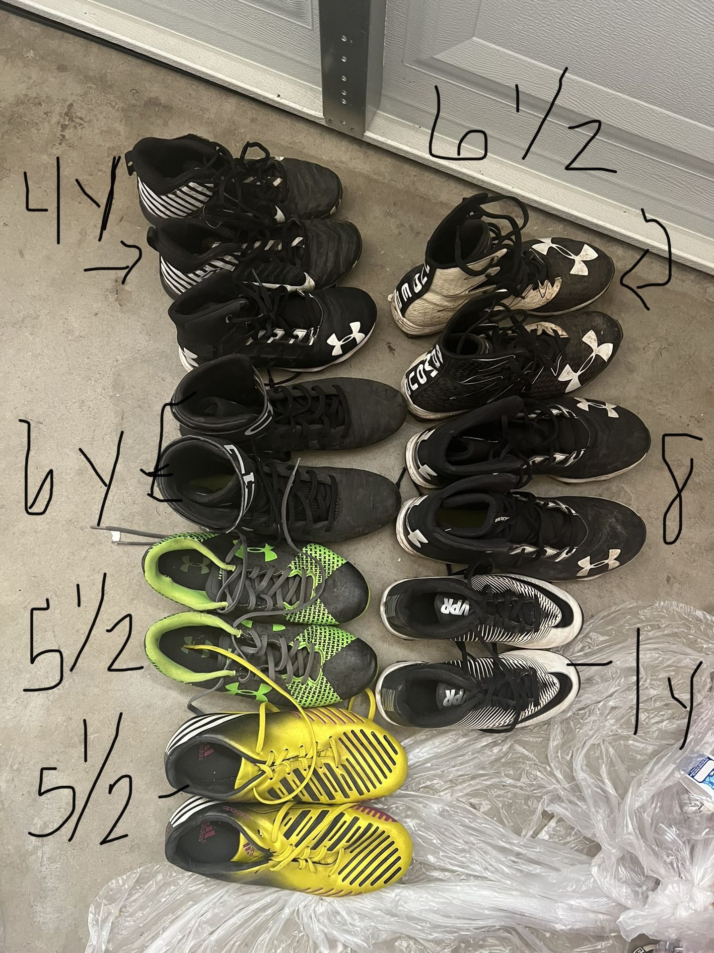 Boys/Mens Football And Soccer Cleats (Used)