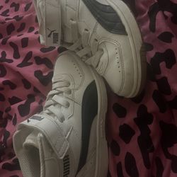 Boys Used Puma Tenni Shoes Size 13c 