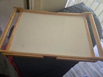 Folded tray with a stand