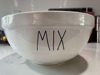 Like new, large Rae Dunn mixing bowl  Perfect condition, heavy duty!