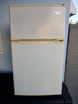 Arctic King Mini Fridge with Separated Freezer