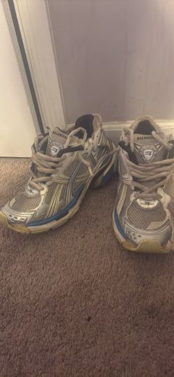 Balenciaga’s size 44