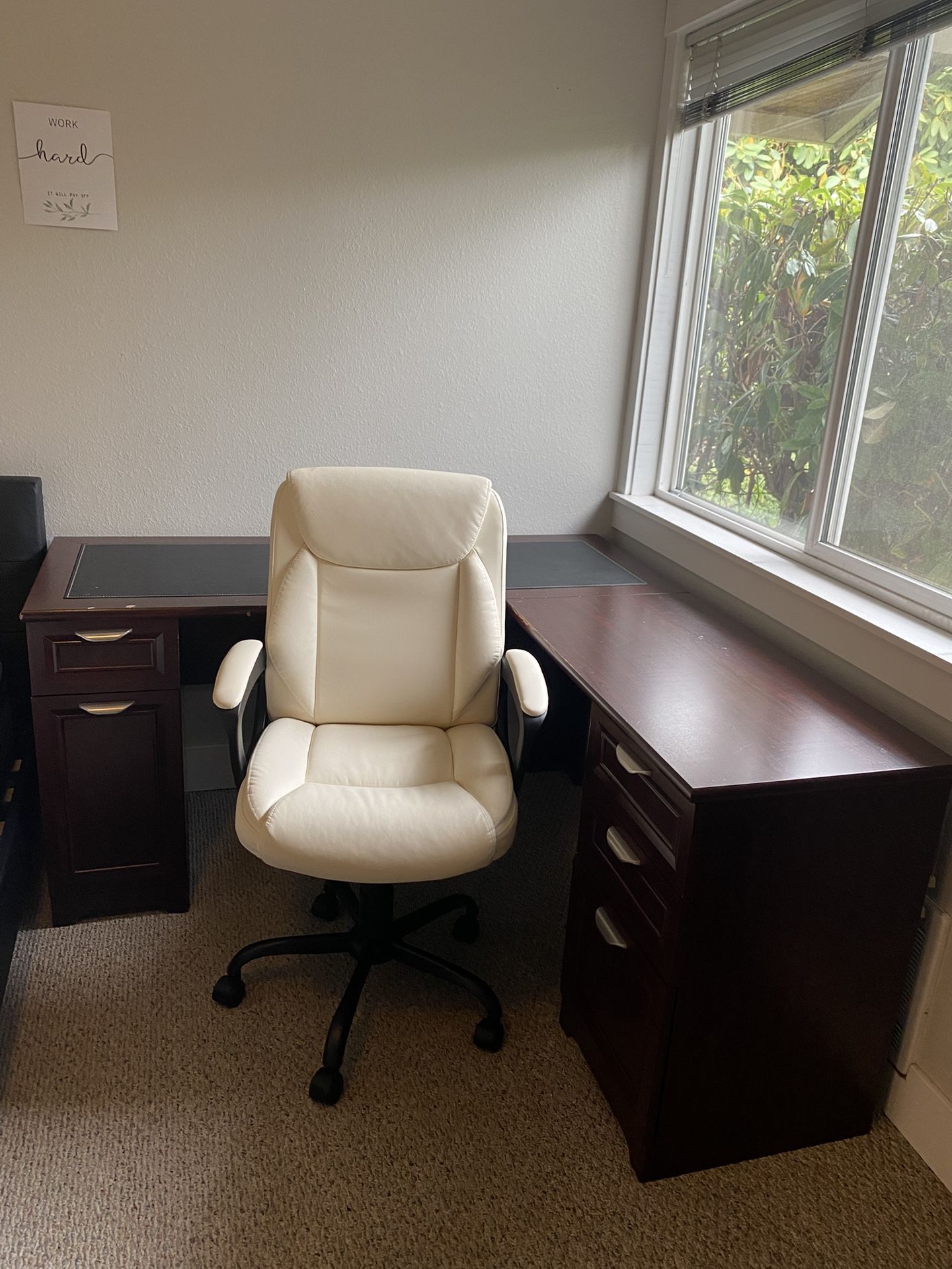 Free Desk & Chair