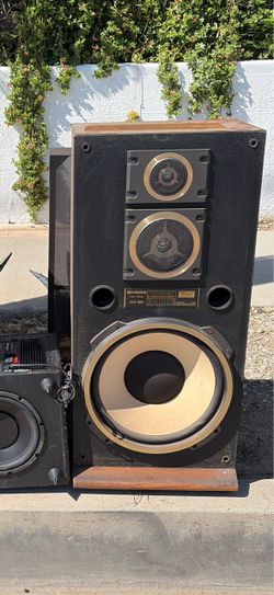 Free Standing Speaker