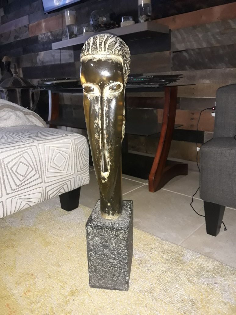 Unique Decor Statue- Weighs about 20lbs