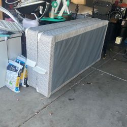 Free 2 Twin Box Springs 