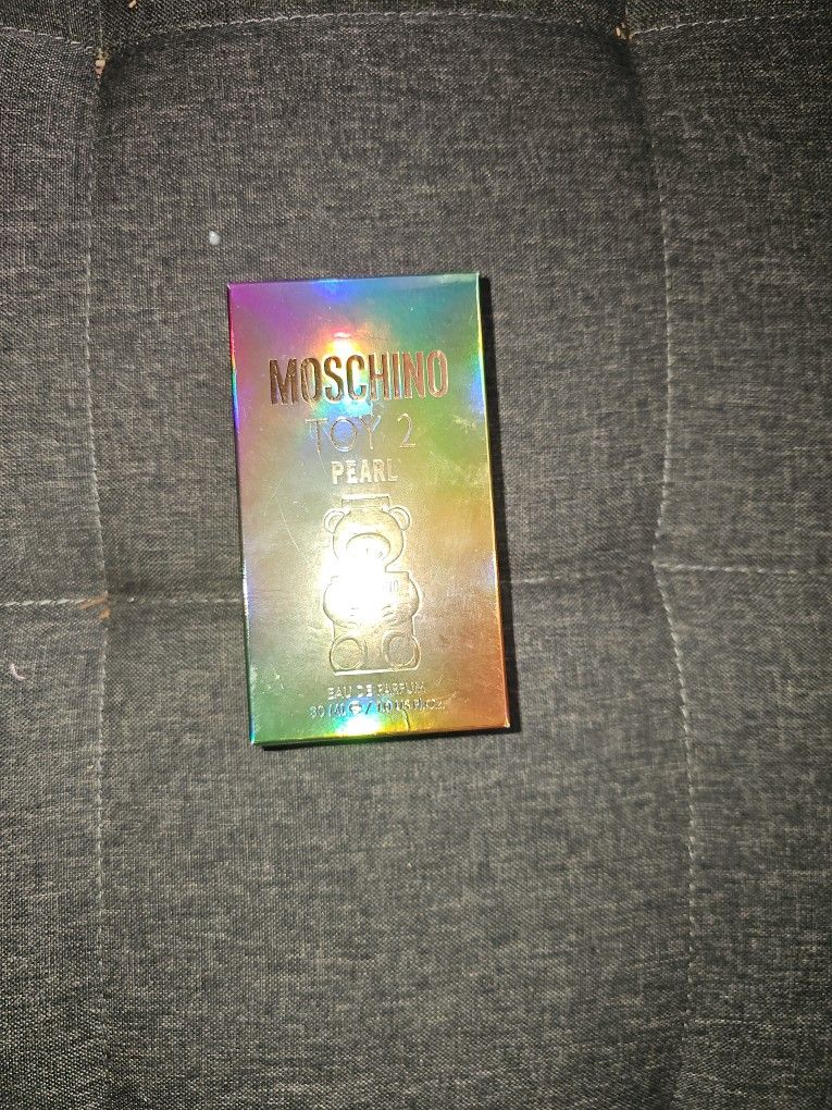 Moschino Toy 2 PEARL 30 mle/ 1.0 us Fl .Oz.