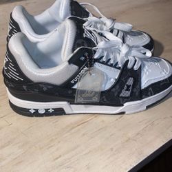 Lv Trainers Men Size 10