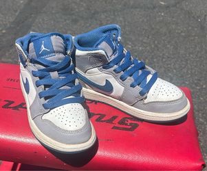 Nike Air Jordan 1 Mid “True Blue”