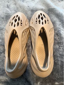 Foam runners size 13