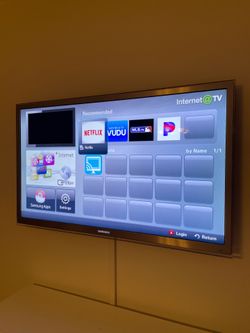 Samsung UN55C8000 55” LED 1080p 3D Smart TV w/ Remote + 2 Pairs 3D 🕶️