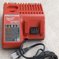 MILWAKEE M18/M12 BATTERY CHARGER NEW 