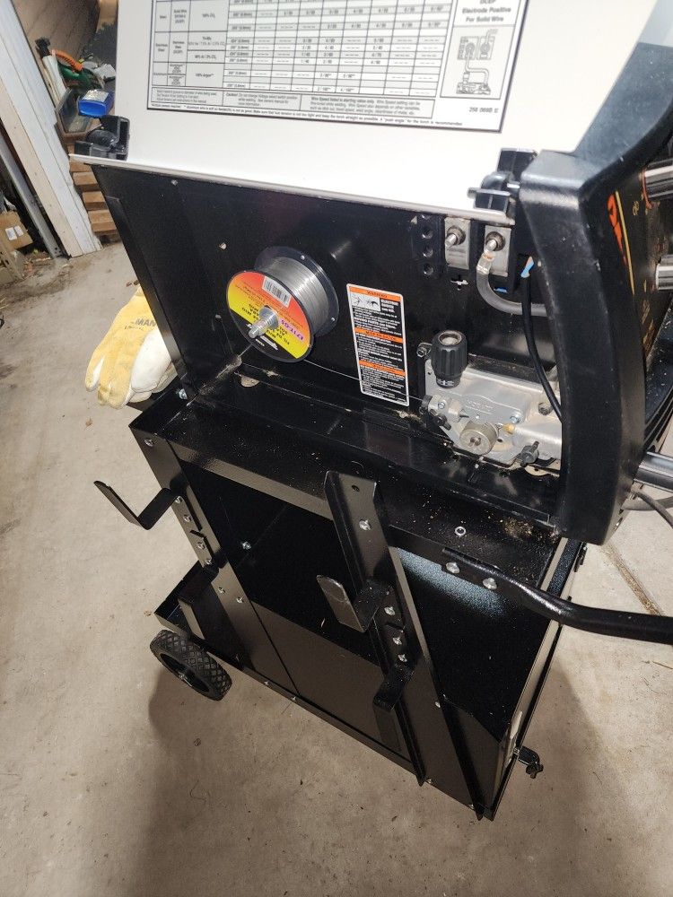 Hobart Handler 140. 120volts for Sale in Phoenix, AZ OfferUp