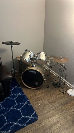 Mapex drum set