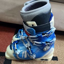 Tecnica Ski Boots - Mondo 23 (274mm) - Anti-Vibration System - Excellent Condition