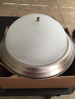 Flush mount light fixture